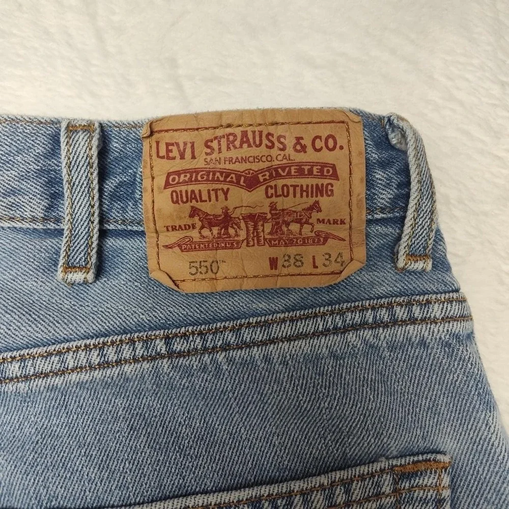Levis 550 Jeans Mens 38x34 Light Wash Y2K Relaxed Fit‎ Tapered Leg Blue Denim